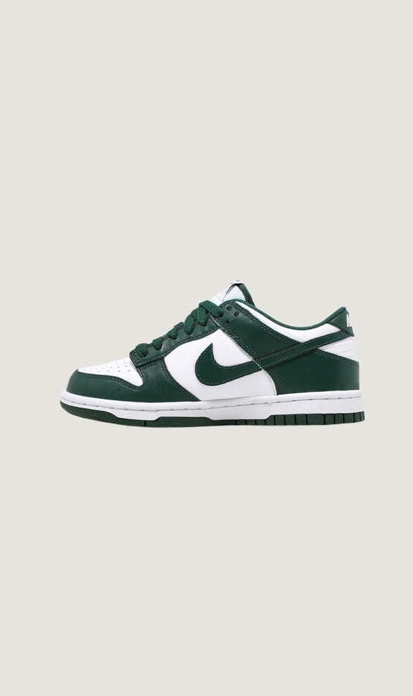 將圖像加載到圖庫查看器中，DUNK LOW GS - MICHIGAN STATE
