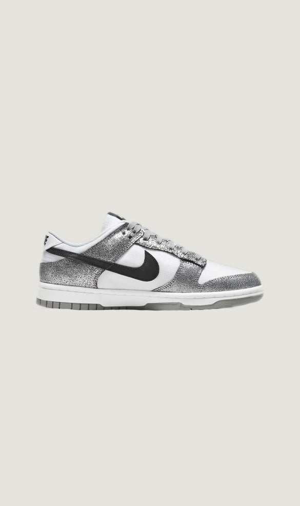 Load image into Gallery viewer, WMNS DUNK LOW - SHIMMER
