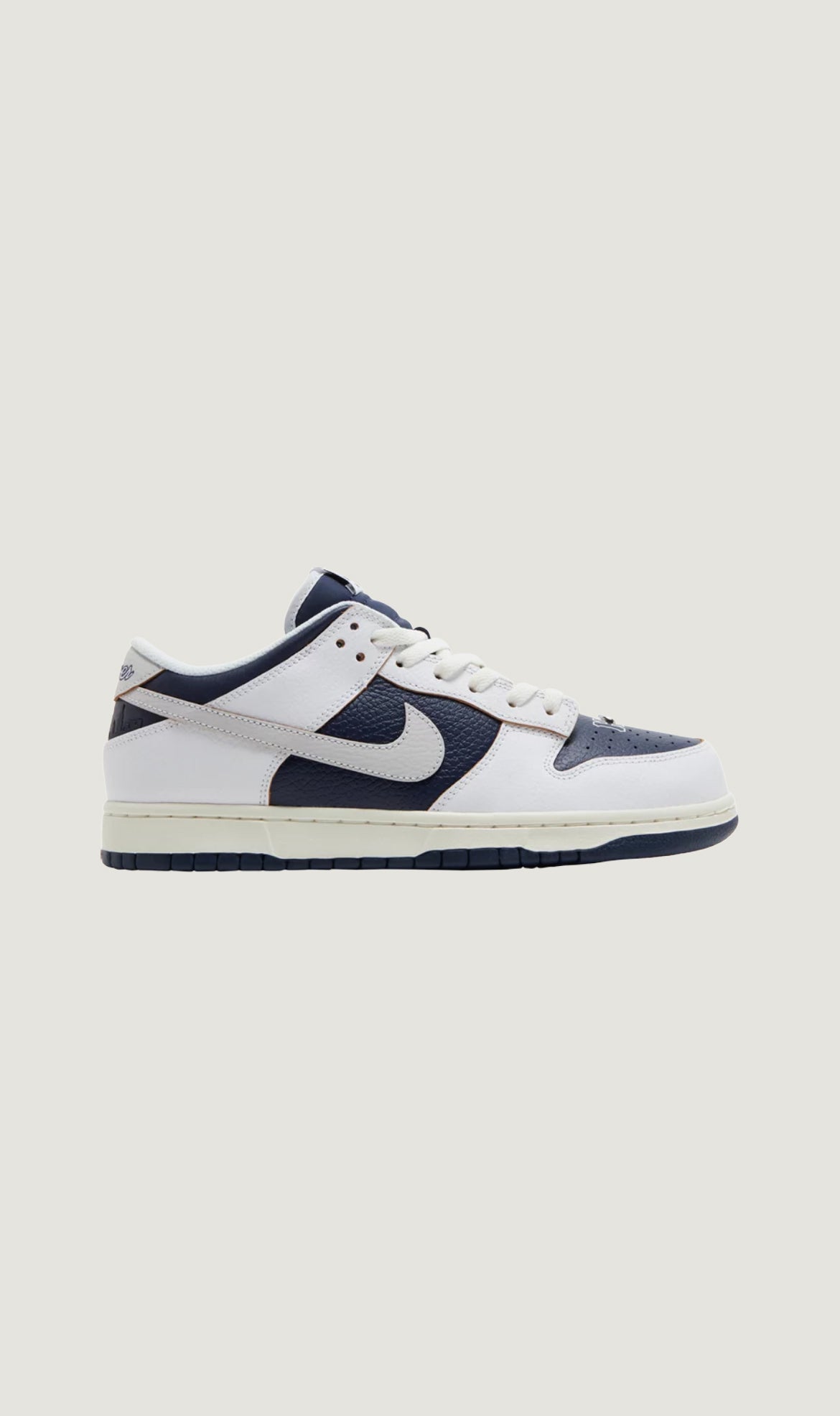 Load image into Gallery viewer, HUF X DUNK LOW SB - NEW YORK
