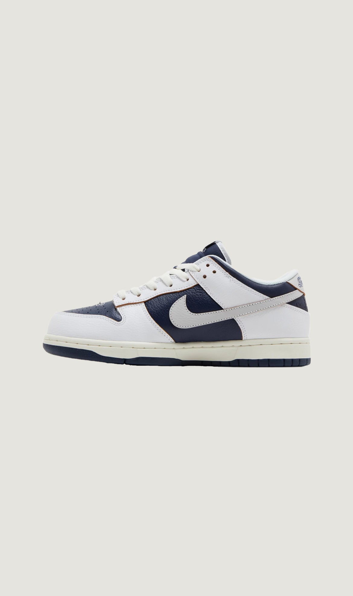 Load image into Gallery viewer, HUF X DUNK LOW SB - NEW YORK
